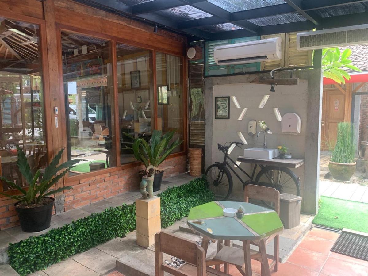 Kampung Lawasan Heritage Cottage Maguwo Экстерьер фото