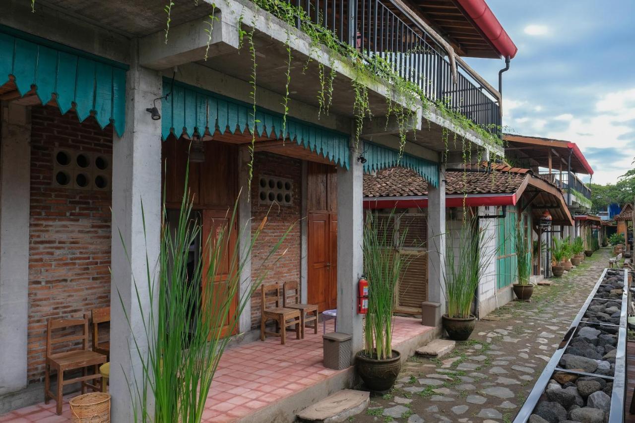 Kampung Lawasan Heritage Cottage Maguwo Экстерьер фото