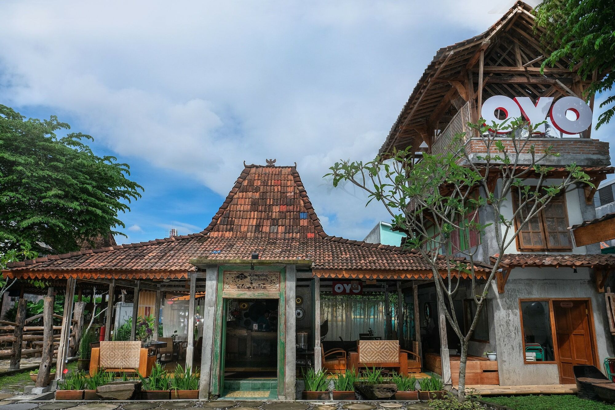 Kampung Lawasan Heritage Cottage Джокьякарта Экстерьер фото
